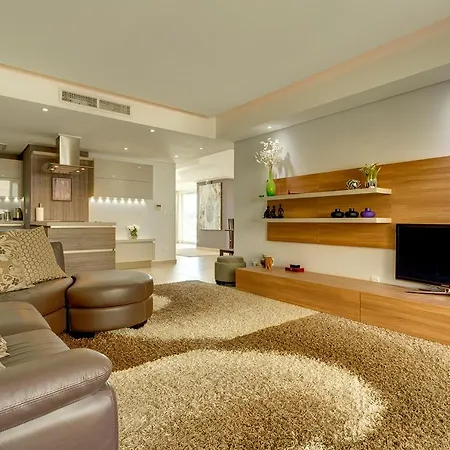 Luxury Inc Pool & Views Apartman Sliema