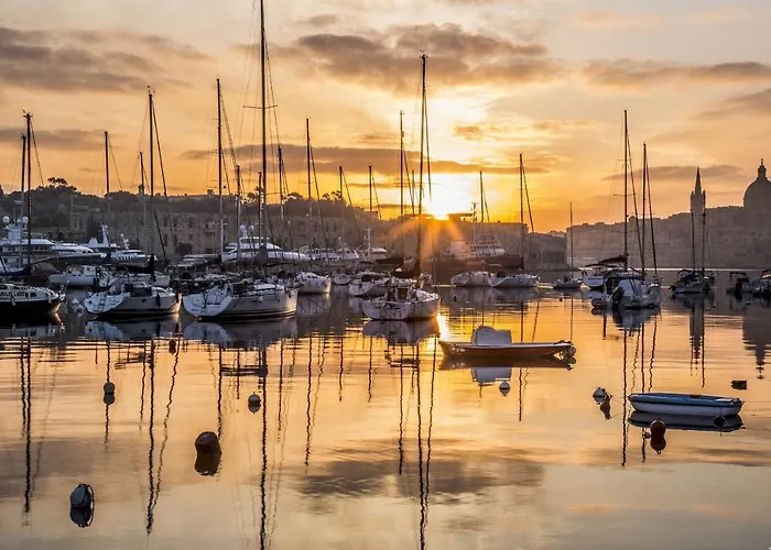 Luxury Inc Pool & Views Appartamento Sliema