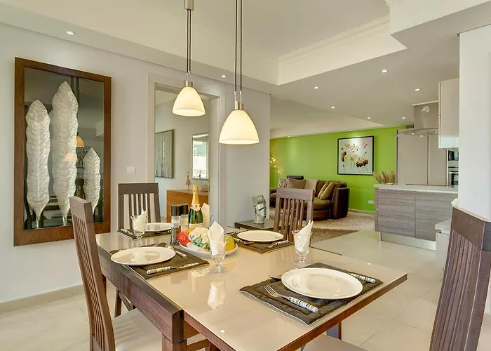 Luxury Inc Pool & Views Sliema